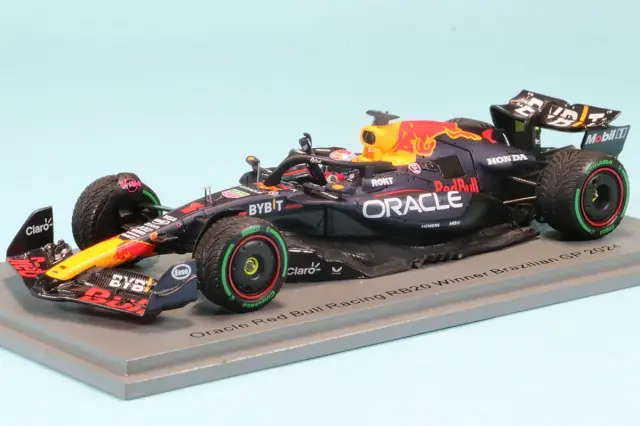 スパーク 1/43 レッドブル RB20 ブラジルGP M.フェルスタッペン ウィナー　S9550