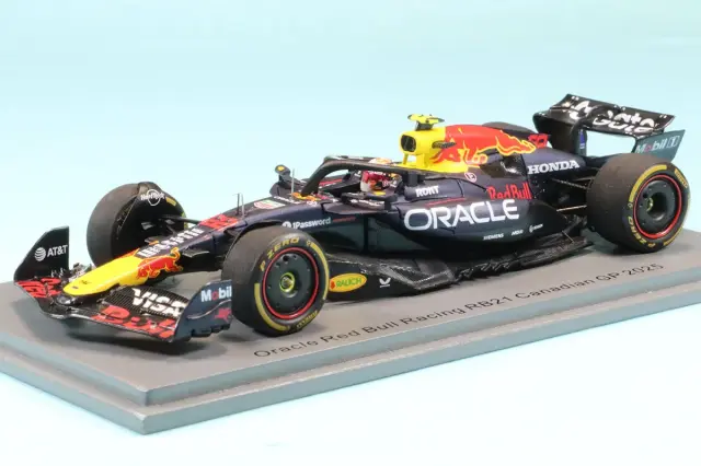 260717 スパーク 1/43 レッドブル・レーシング RB21 No.22 オラクル・レッドブル・レーシング 2025 カナダGP 角田裕毅 F1参戦100戦目 S9618