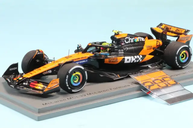 スパーク 1/43 マクラーレン MCL39 No.4 マクラーレン フォーミュラ1チーム ハンガリーGP 2025 ウィナー L.ノリス - McLaren 200GP Wins S9640