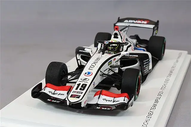 スパーク   1/43 伊藤忠エネクス チームインパル SF23 No.19 TRD 01F スーパーフォーミュラ 2024　SFJ033
