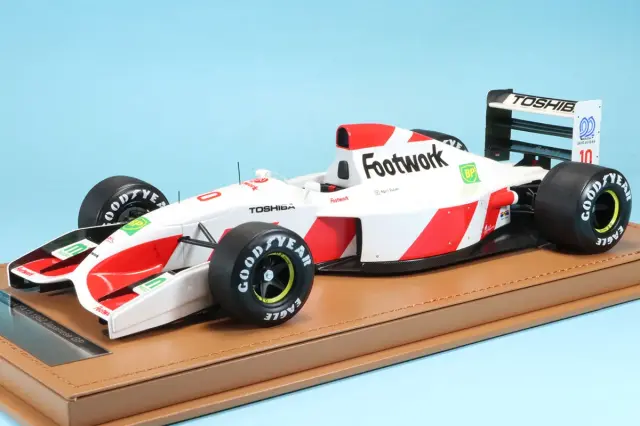テクノモデル 1/18 フットワーク FA13 No.10 1992 日本GP 鈴木亜久里　TM18-375A
