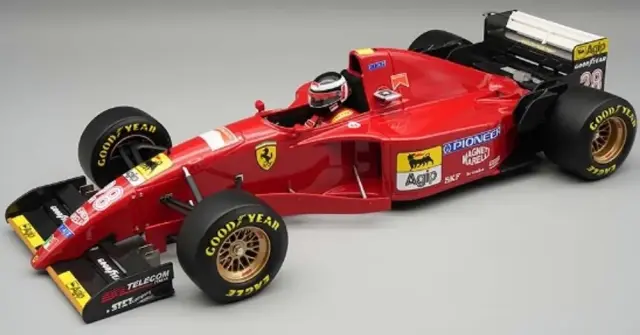 ルノー R26 F.アロンソ ワールドチャンピオン2006年限定 1/18 2006 Renault R26 World Champion F. Alonso in 1/18th by