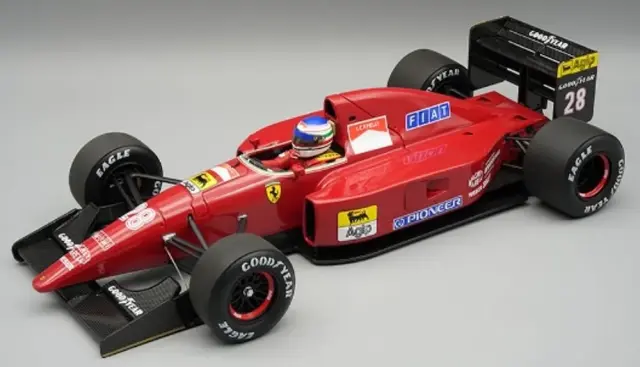 [予約] テクノモデル 1/18 フェラーリ F92A イギリスGP 1992  No.28 イヴァン・カペリ ドライバーフィギュア付き　TMD18-338D