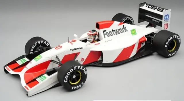 [予約] テクノモデル 1/18 フットワーク FA13 No.10 1992 日本GP 鈴木亜久里 ドライバーフィギュア付き　　TMD18-458A