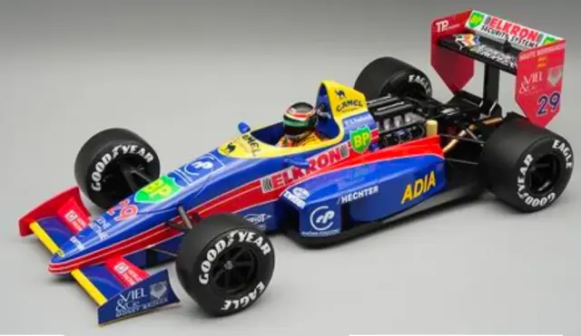 [予約] テクノモデル 1/18 ラルースローラ LC88 No.29 1988 日本GP 鈴木亜久里 ドライバーフィギュア付き　TMD18-469A