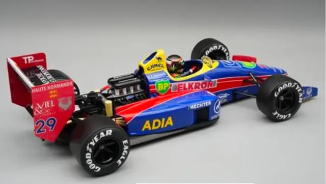 予約] テクノモデル 1/18 ラルースローラ LC88 No.29 1988 日本GP 鈴木