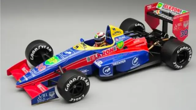 [予約] テクノモデル 1/18 ラルースローラ LC88 No.30 1988 モナコGP フィリップ・アリオ ドライバーフィギュア付き　TMD18-469B