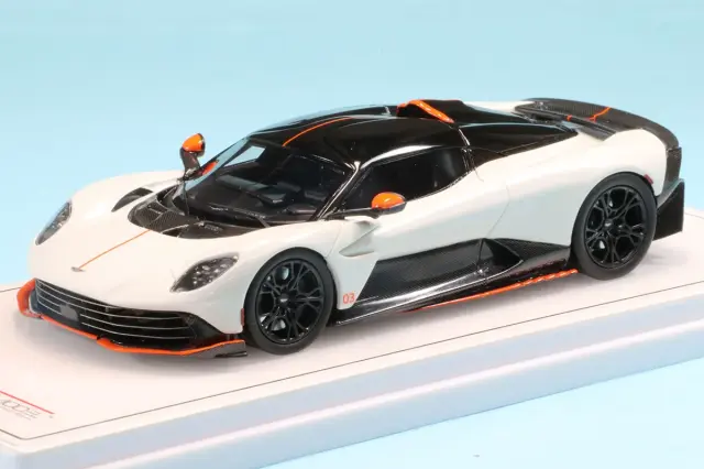 トゥルースケールモデル 1/43 アストンマーチン ヴァルハラ ルーナーホワイト TSM430923