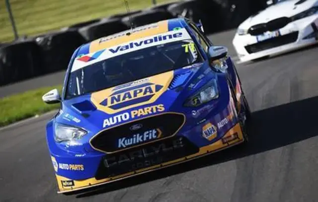 [予約] スパーク 1/43 NAPA レーシング UK No.77 フォード フォーカス チタニウム BTCC 2026 サム・オズボーン　UK053