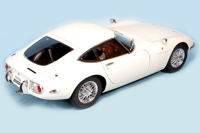 78754 - オートアート 1/18 トヨタ 2000GT ホワイト (ワイヤースポーク  
