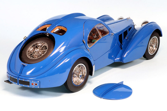 70943 - オートアート 1/18 ブガッティ タイプ 57SC アトランティック  
