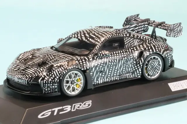 鈴鹿サーキット特注スパーク 1/43 レッドブル RB19 日本 GP 2023 S