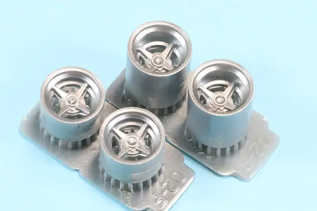 [予約] Wheel Mania(ホイールマニア) 1/24 15インチ Gr.7用 ホイールセット タイプB Wロータス40等 シルバー塗装済み　WM-P02