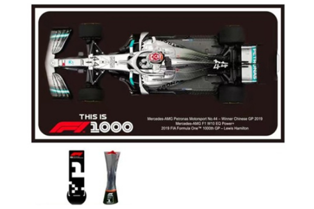 [予約] スパーク 1/43 メルセデス AMG W10 中国GP 2019 Winner L.ハミルトン 通算1000GP スタンディングフィギュア　WS002S