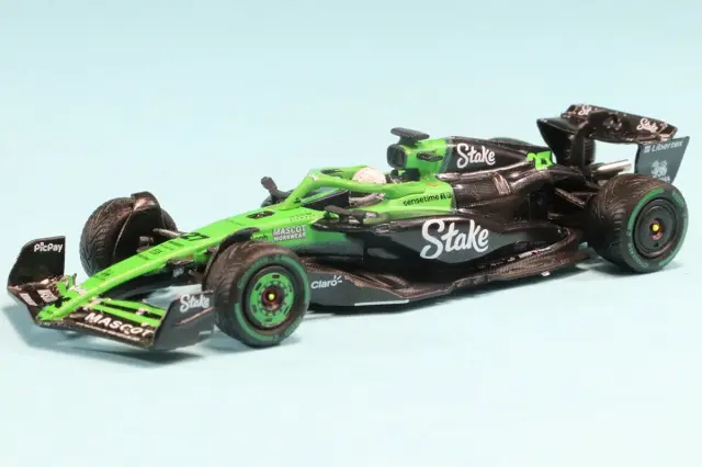 スパーク 1/64 ザウバー C45 No.27 2025 イギリスGP N.ヒュルケンベルグ 3rd 初表彰台 Y426