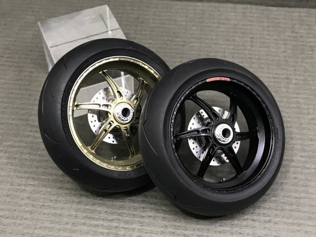 Zワークショップ 1/12 ドゥカティ V4R V4S ホイール & ディスク