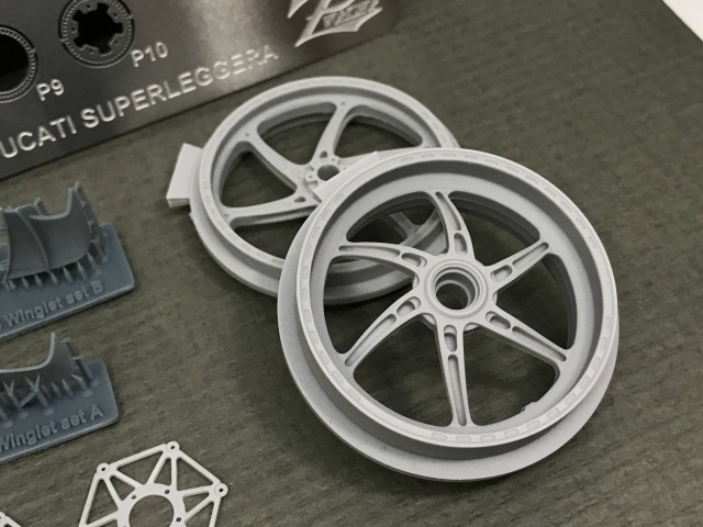 Zワークショップ 1/12 ドゥカティ V4R V4S ホイール & ディスク