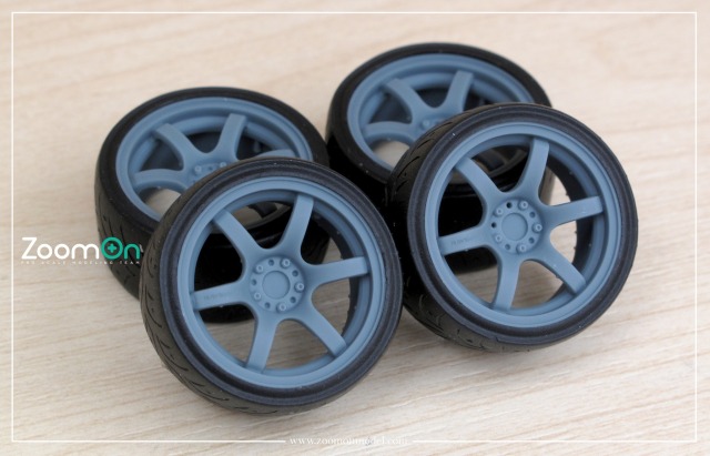ZoomOn 1/24 17インチ レイズ 57DR ホイール/タイヤセット　ZR130
