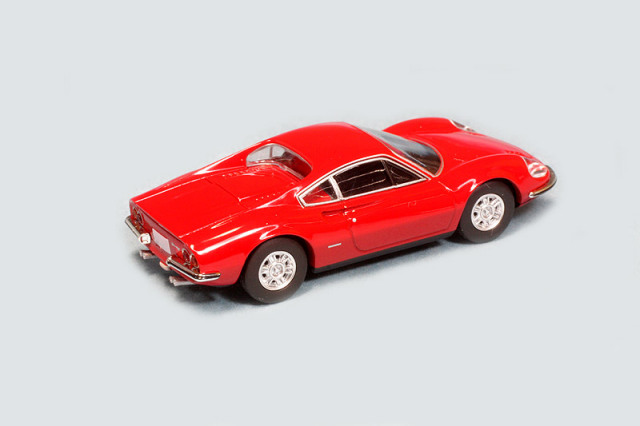 TLV-F02 - トミカリミテッドビンテージネオ 1/64 フェラーリ 246 GT 