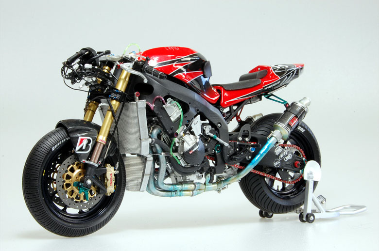 モデルファクトリーヒロ 1/12 フルディティールキット ヨシムラ スズキ GSX-R 1000 鈴鹿8耐 2009 ウィナー K242