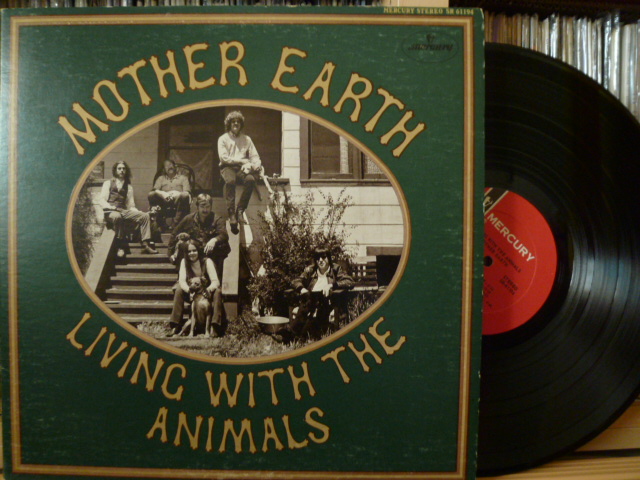 MOTHER EARTH　マザー・アース / Living With The Animals