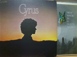 CYRUS FARYAR　サイラス・ファーヤー / Cyrus