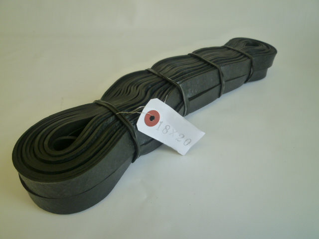 ゴムロープ　平タイプ １８ｍｍ巾×２０ｍ　輸入チューブ品