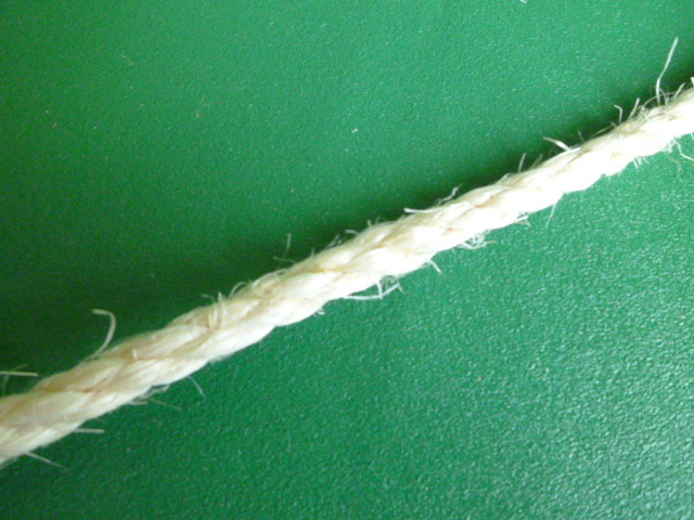 サイザル麻ロープ　特注油ナシ（ホワイトベージュ）直径８ｍｍ（切り売り品）メートル単位　最大１９９mまで　