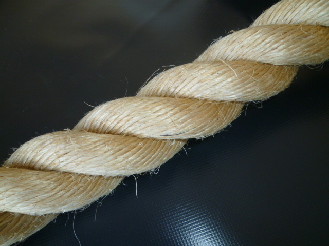 綱引きロープ 麻ロープ 直径３０ｍｍ ２０ｍ
