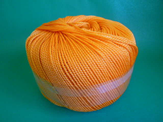 ポリエチレンロープ　オレンジ色　直径３ｍｍ（トワイン巻き）