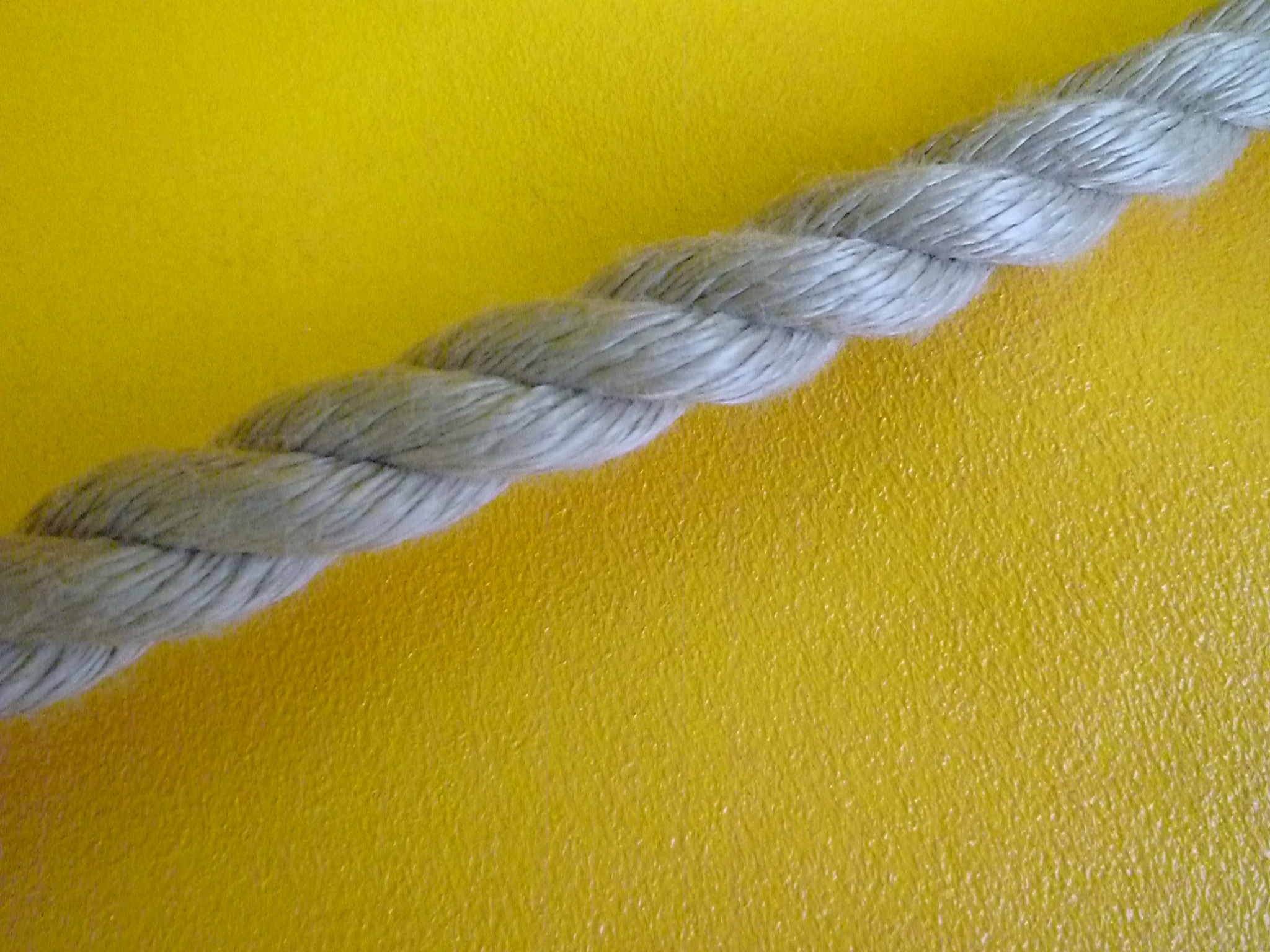 特価　ＰＰスパン薄茶麻カラーロープ　　直径１６mm（２００メートル巻き）