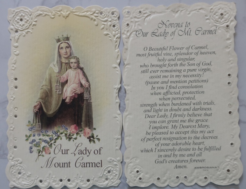 HOLYART　SA002095   イタリア　飾りエンボス厚紙加工　ご絵　カルメルの聖母子　6.8x 10.5Cm　裏外国語の祈り