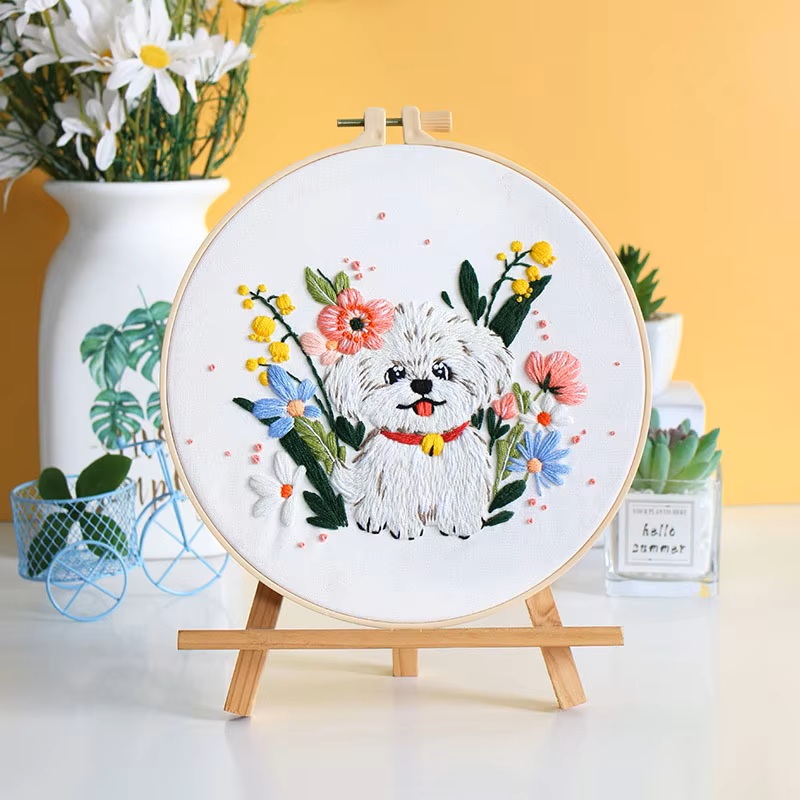 手刺繍用　初心者用　刺繍キット　ROAL713934　かわいい子犬　２０センチ枠＋刺繍糸＋英語解説書　つき　１セット
