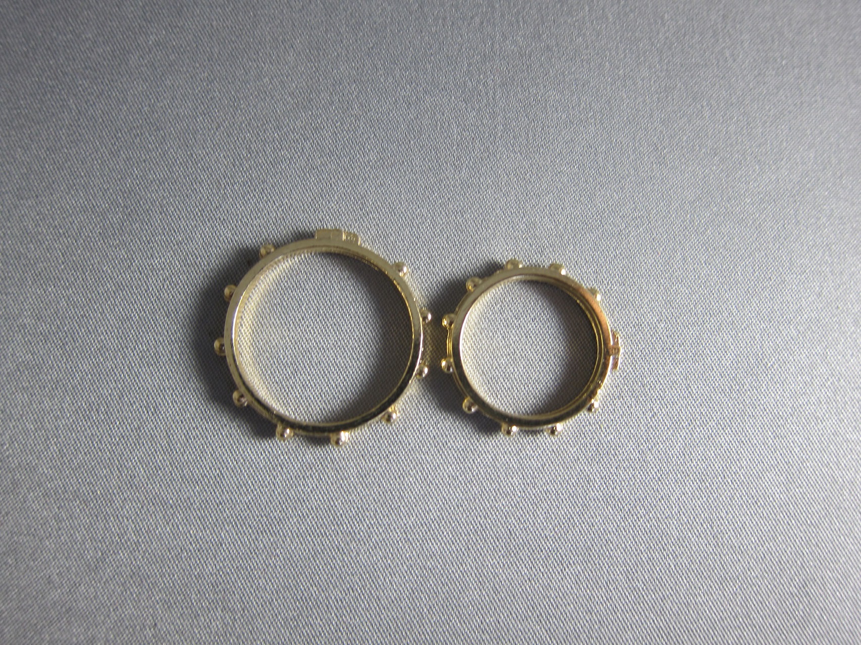 イタリア　 リング一連ロザリオ　　指ロザリオ　金属　金色　中２０ｍｍ