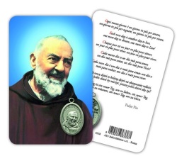 ATSITALIA 　メダイ付きカード　多言語　聖ピオ神父　6338 メダルがラミネートされた祈りのカード　Saint Pio - Laminated prayer card with medal