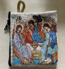 一般不可　転売不可　イタリア　 LALB11-64　布製ロザリオ入れ　８×６．５センチ　三位一体　チャック式　Little cloth purse with image