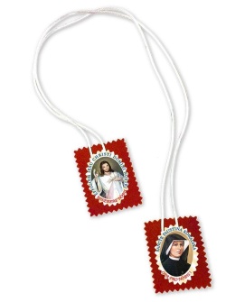 イタリア　LALSP027GM   スカプラリオ　７×５，５センチ  Scapular in Red Fabric Merciful Jesus with  Card cm.7x5,5 SP 027-GM