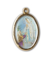 一般不可 転売禁止 FRATELLI BONELLA イタリア 高品質箔押 FB675D3808 両面メダイ ルルドの聖母ご出現 ルルド大聖堂 金色 22ミリ