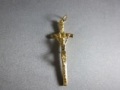 RO019027　クロス　ミニ　メタルクロス　　教皇クロス　金色　４０×１５ｍｍ