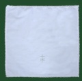 アメリカ   教会典礼用　カリスリネン　IHS　Corporal   　クロス刺繍入り　コルポラーレ　５０×５０センチ