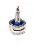 イタリア　 LALSC069　ファティマの聖母卓上小物入れ（４ミリ珠ロザリオまで可能）Box in metal with Our Lady of Fatima statue, oxidised cm. 8x4,5