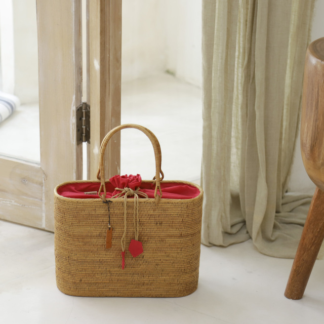 【美品】 Rosily アタ カゴバック 祭り バリ島 楕円形 巾着付き Rosily アタ かごバック Rosily 【 アタ 】 かごバック Rosily アタ