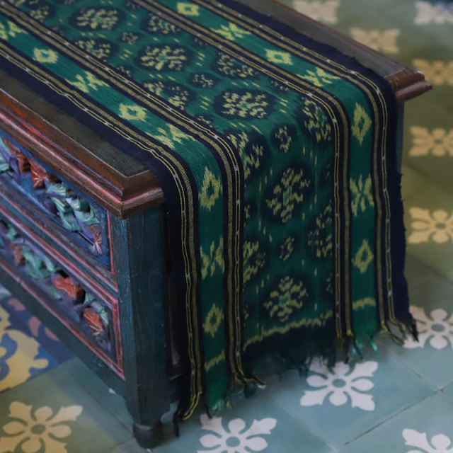 ジャワイカット（インドネシア絣・綿100%・機織り） (NRA932-02