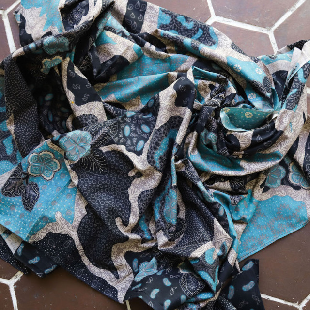 バリ島 布 生地 バティック