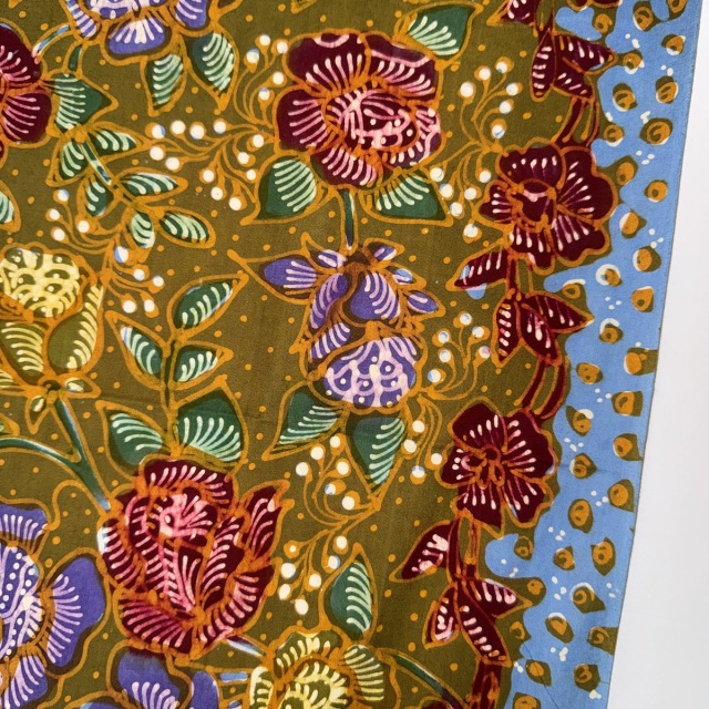 バティック（ジャワ更紗・綿100%・手描き/手染め） (NRA946-050)