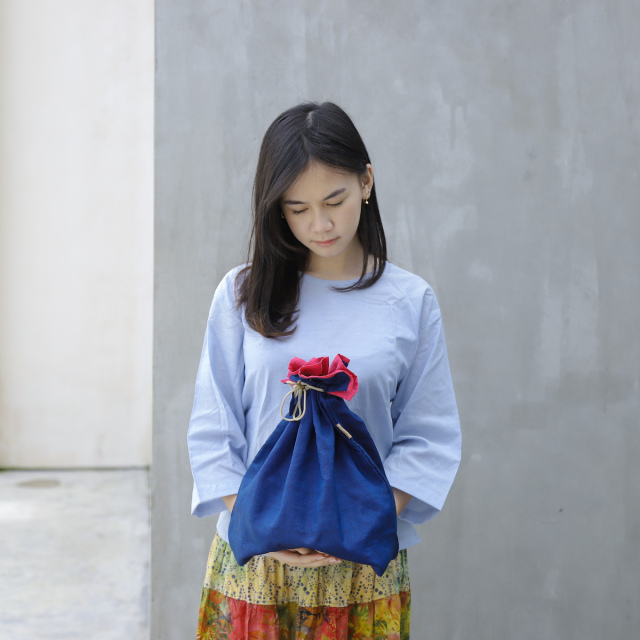 イカット リバーシブル巾着 Mサイズ (OPT972) Rosily(ロージリー) バリ