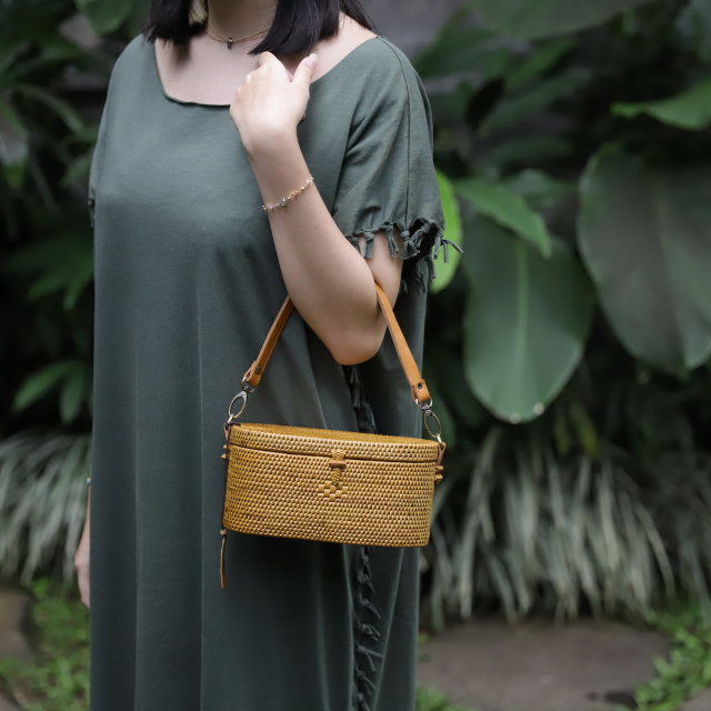 ★美品★ ARIESPLAN ショルダーバッグ　牛皮 牛革持ち手 40cm (OPT980) Rosily(ロージリー) バリ島 アタかご