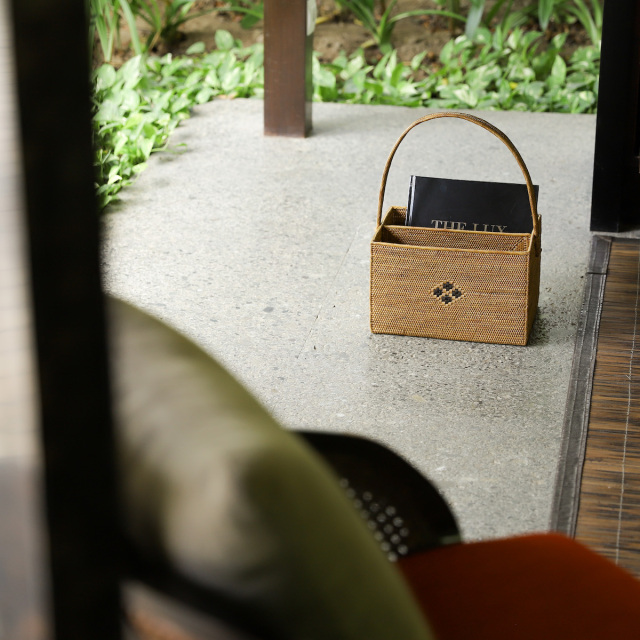 アタ　マガジンラック　収納