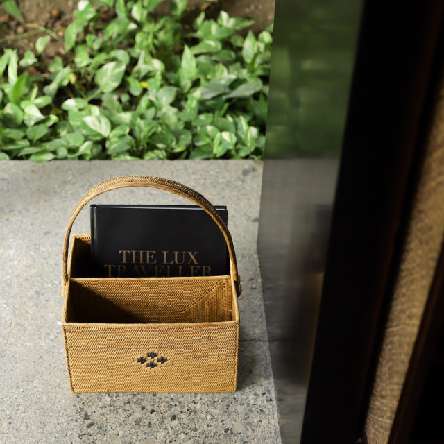 アタ　マガジンラック　収納