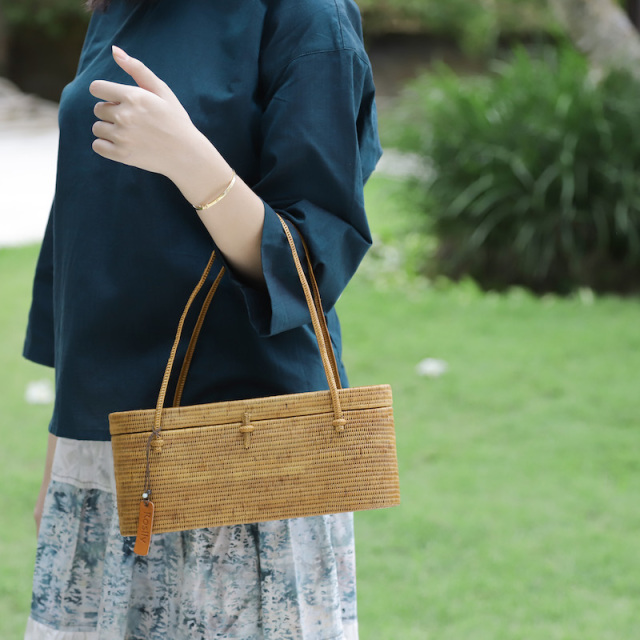 極細編みアタバッグ かごバッグ